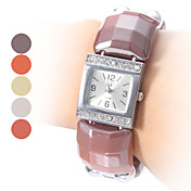 Women's Fashion Style Plastic Analog Quartz Bracelet Watch (Assorted Colors)