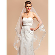 Elegant enstrengede Waltz Wedding Veil med blonder Applique Edge