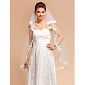 À deux vitesses voiles de mariage bout du doigt avec fini / Dentelle Bord Applique