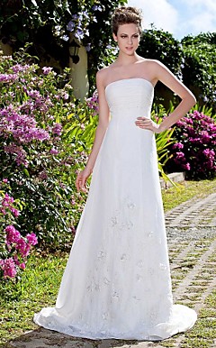 A-line Strapless Sweep/Rrush Train Chiffon Wedding Dress With 3D Floral