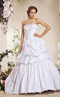 Ball Gown senza spalline cappella treno Satin abito diserbo