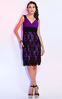 Sheath/Column V-neck Knee-length Chiffon Lace Cocktail Dress