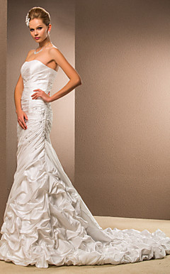Trumpet / Mermaid Strapless Court Train Taffeta Wedding Dress