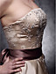  a-line senza spalline cappella treno abito da sposa in raso con nastro