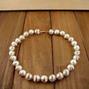 Elegante collana di perle piena di donne